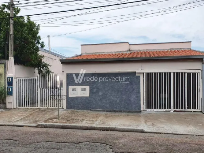 Casa à VENDA no Parque Taquaral.