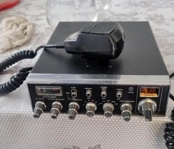 Voyager 94 Radio top