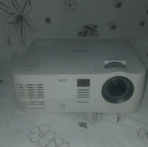 Vendo datashow nec