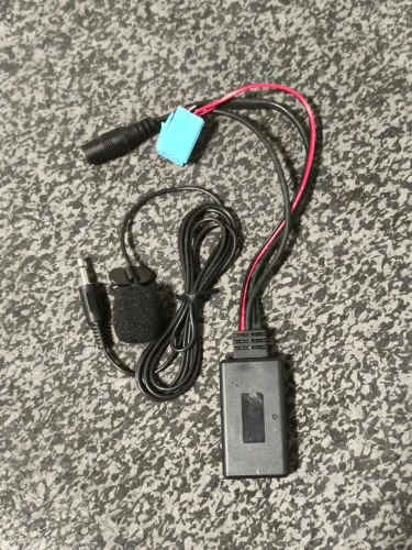 Kit Bluetooth Viva-voz + Cabo RCA - Rádios Originais PSA (Peugeot e Citroen)