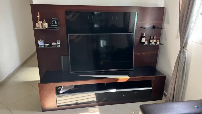 Rack com painel de TV