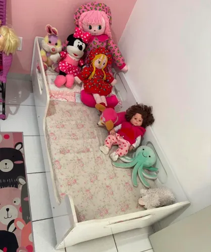 Cama infantil montessoriana