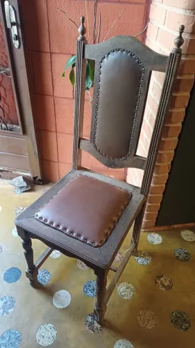 Conjunto de 4 cadeiras em madeira maciça de Sucupira
