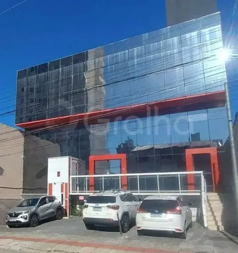 Prédio comercial com 542m2 no bairro Estreito