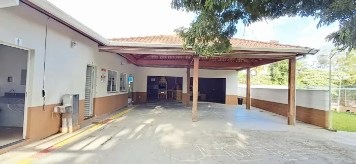 Linda Casa térrea em condomínio 