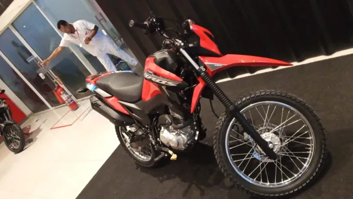 Vendo uma moto nxr Bros 160 ano 2026 pura