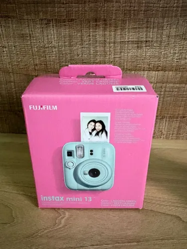 Instas mini 13 + cartucho com 20 filmes - Fujifilm
