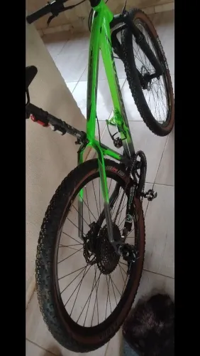 Vendo bake 29 semi 11 velocidades pneu Kenda booster 2.20 pedal clip etc.