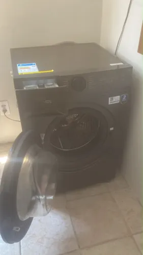 Vendo máquina lava e seca com controle Wi-Fi e ALEXA. Midea 4x de uso 