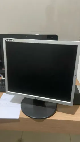 VENDO MONITOR PRA SAIR RÁPIDO