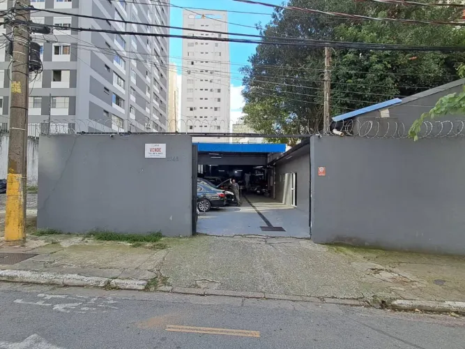 Galpão / Imóvel Comercial à Venda em Cerqueira César  411 m² de área construída em Terreno