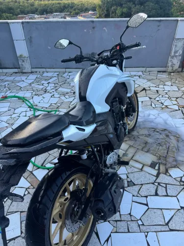 Vendo ou troco Fazer 250cc
