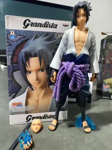 Action Figure Sasuke Uchiha: Naruto