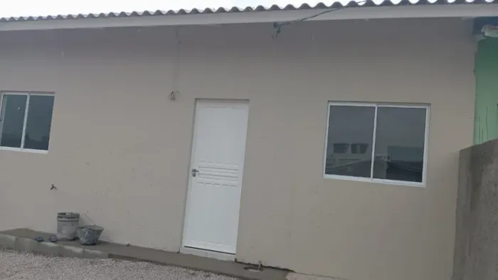 Alugo casa nova com 03 quartos em Areias do Meio/Governador C. Ramos-SC