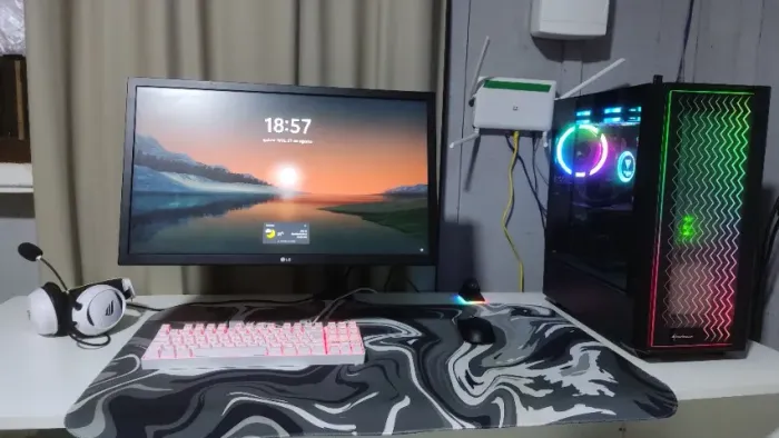 PC Gamer Ryzen 7 3700X + GTX 1660 Super 6GB + 16GB RAM + Monitor 144Hz