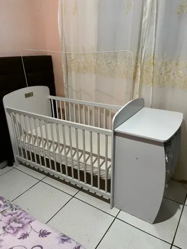 Vendo berço/cômoda com colchão
