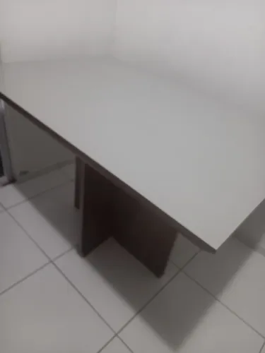 Mesa de jantar 4 lugas , material em mdf com vidro