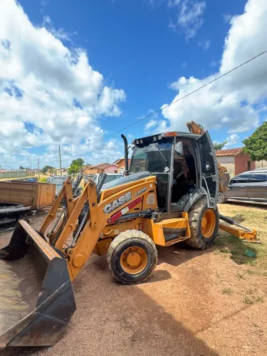 Retroescavadeira Case 580N