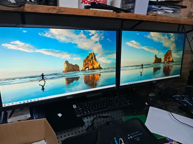 Monitores Dell 24" (par) + suporte Dell para dois monitores