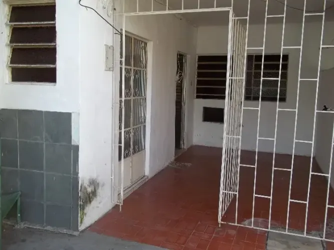 ALUGO CASA DE 2 QUARTOS EM VILA VALQUEIRE