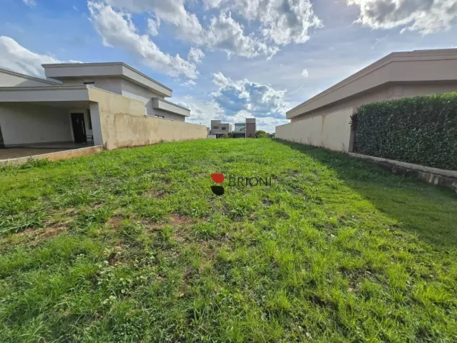Terreno no Condomínio Alto do Castelo com 360m², à venda em Ribeirão Preto I Brioni Imóvei