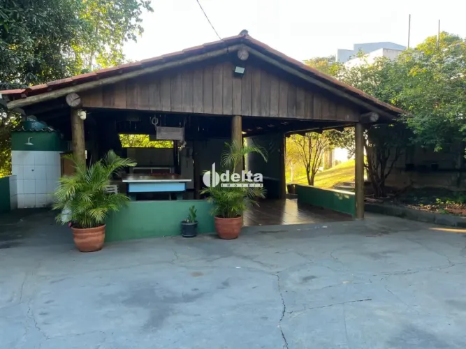 Chácara disponível para venda na zona Rural de Uberlândia-MG.