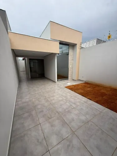 Vende se casa 2 quartos bairro Jardim Olímpico Aceita Financiamento