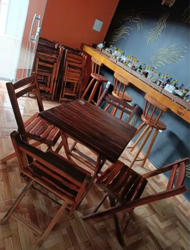 Conjunto Mesa com 4 cadeiras 