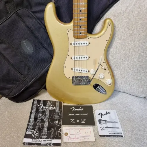 Guitarra Fender Strato 60th Diamond Anniversary com Bag Fender e Tags (Musicalvo)