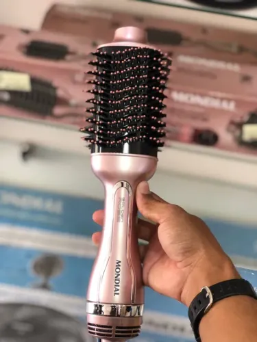 Escova de cabelo Mondial seca, alisa e modela