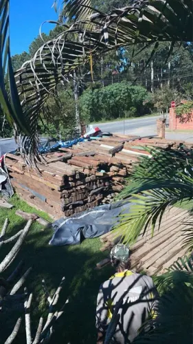 Madeira de demolição