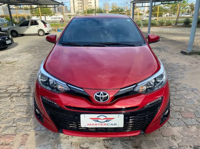 Yaris XLS COM TETO SOLAR 