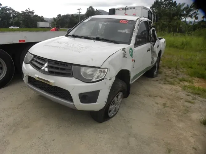 Mitsubishi L200 Triton 3.2 Manual 4x4 2014 Veiculo Destinado A Retirada De Peças