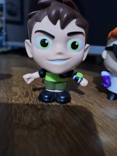 Action Figure Ben 10 buger king