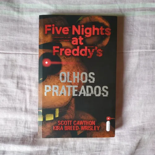 Livro five nights at Freddy's
