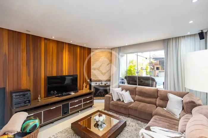 Casa 6 Quartos - Santa Felicidade - Casa com Piscina codigo: 147631