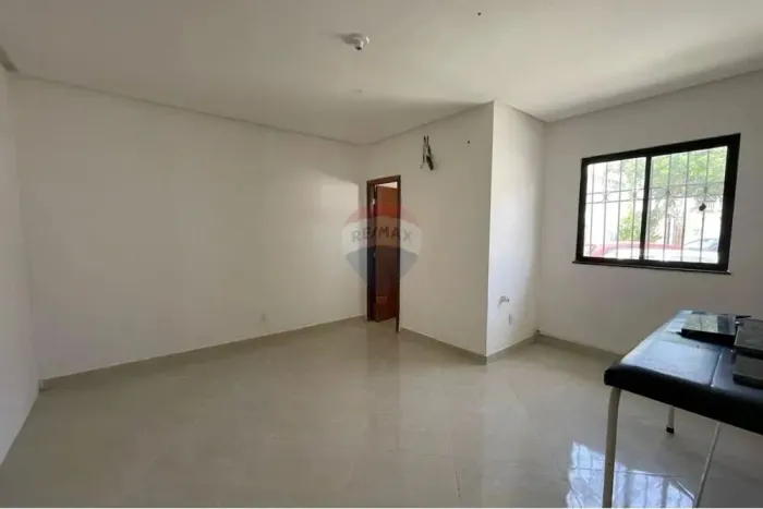 Sala Comercial Itapuã: Aluguel com Preço Reduzido!
