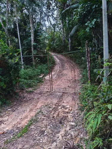 Chácara perto da represa em Juquitiba 
