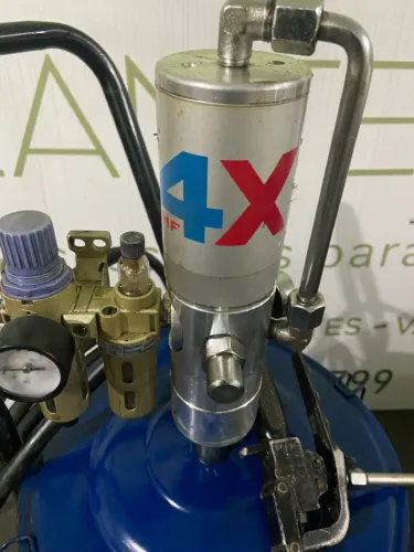 Propulsora de graxa FHX 4X pneumática 