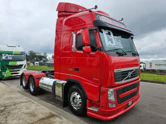 Volvo FH 460 6x2 Globetrotter Ano 13 Automático Freio a Tambor Suspensão Mola Ar Cond