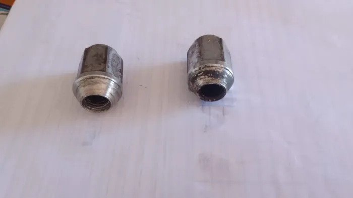 15 Porcas para roda de caminhonete Mitsubishi Pajero 20 unid 50,00