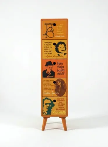 Cômoda Mesa de Cabeceira Armário Vertical Gaveteiro 5 Gavetas Inspiradas na Literatura