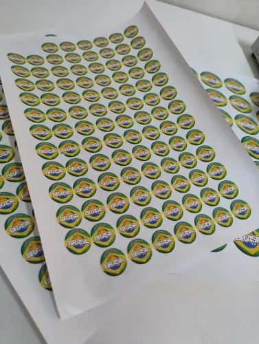 Adesivos personalizado - brindes com sua logo gravada 