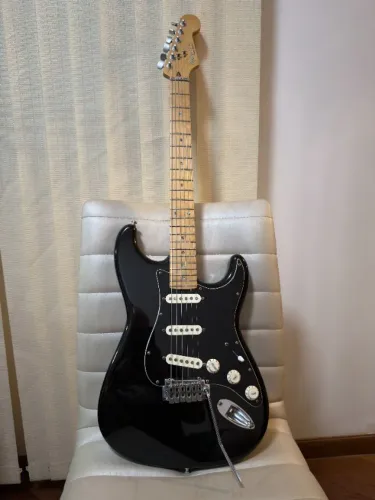 Guitarra Strato Morgan c/Caps Fender Custom Shop Fat 50+Tarraxas c/Trava Fender+P.Wilkinso