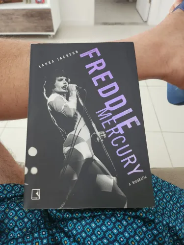 Biografia Freddie Mercury - Laura Jackson