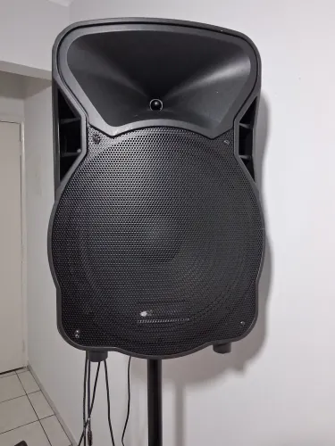 Caixa acustica c/ Am Fm , mp3 ,Bluetooth . USB .