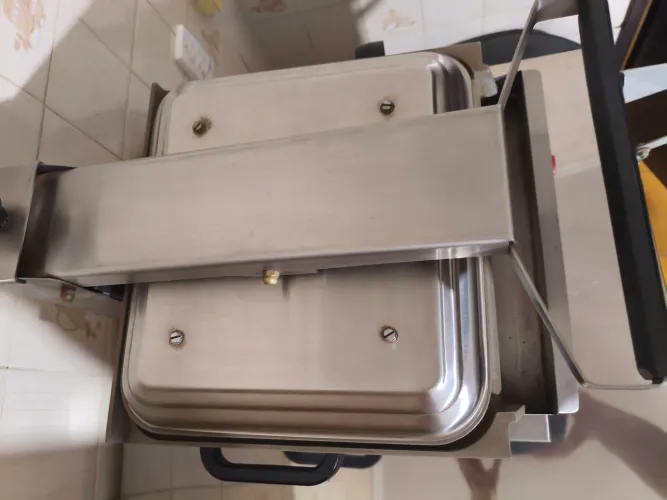 Vendo prensa croydon sase muitoo nova.  900,00 reais