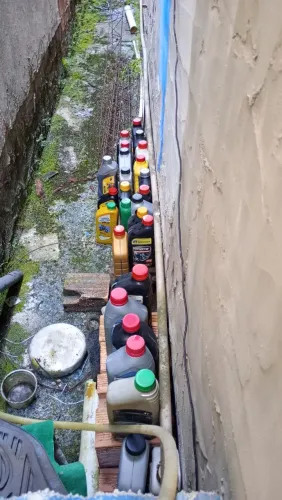 Vendo óleo usado 1 real o litro