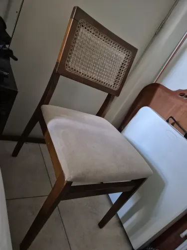 Cadeira madeira c/ estofado seminova
