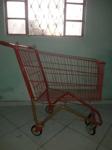 Carrinho de compras vermelho